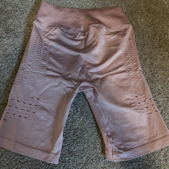 Gymshark Energy Seamless Shorts - Picture 5 of 6